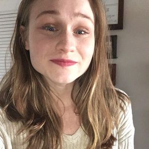 Meet your Posher, Olivia